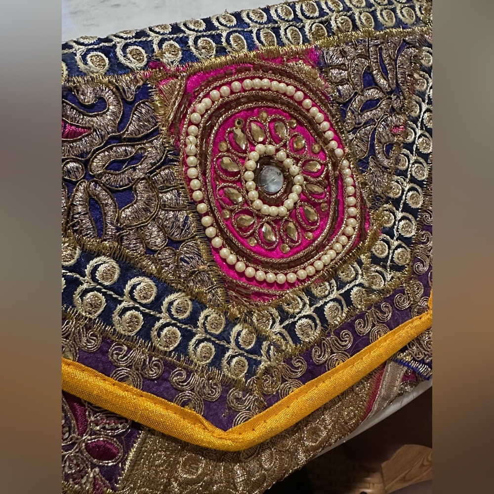 Embroidered Multicolor Clutch - Picture 3 of 6